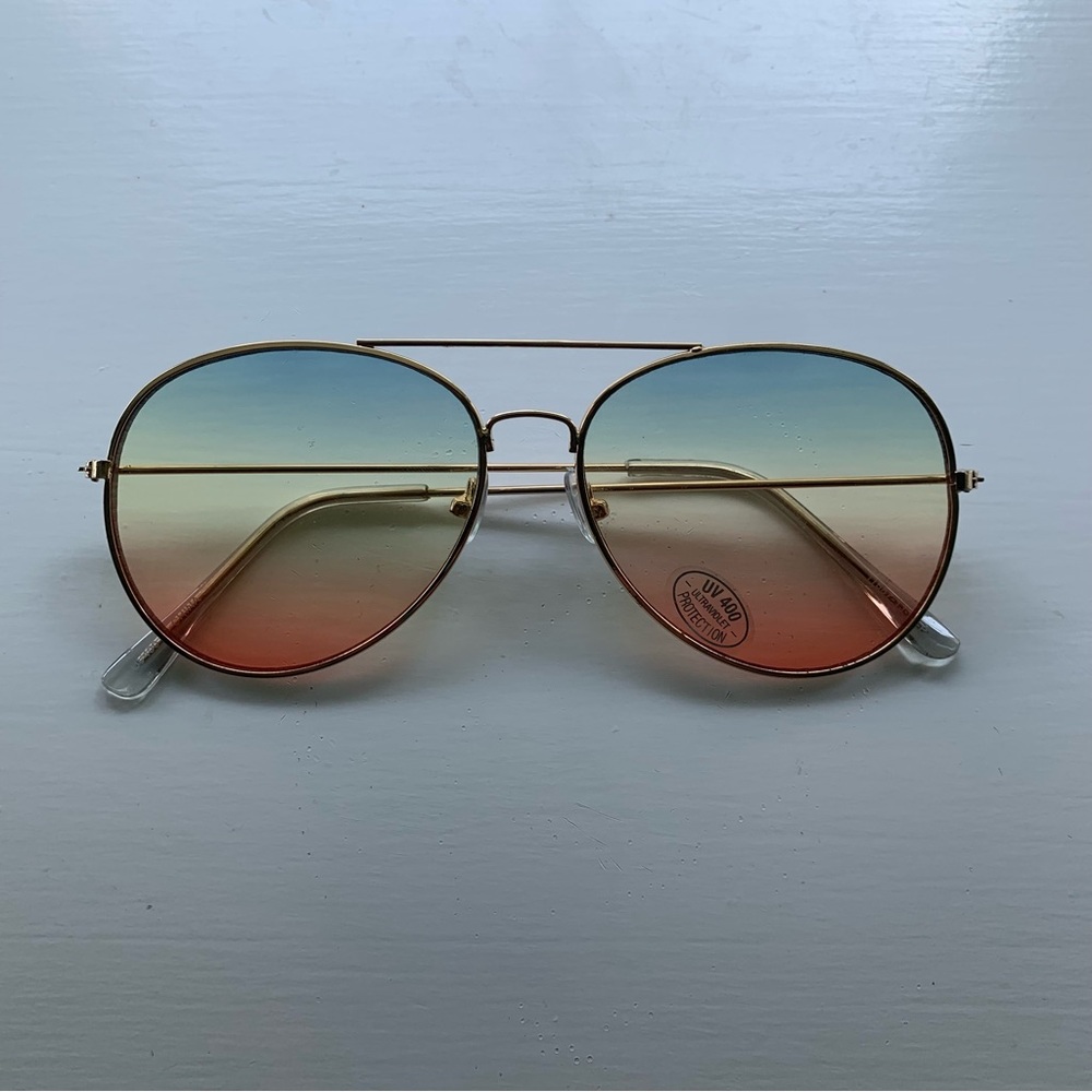 NWT Aviator Style Sunglasses with Gradient Lens Tint